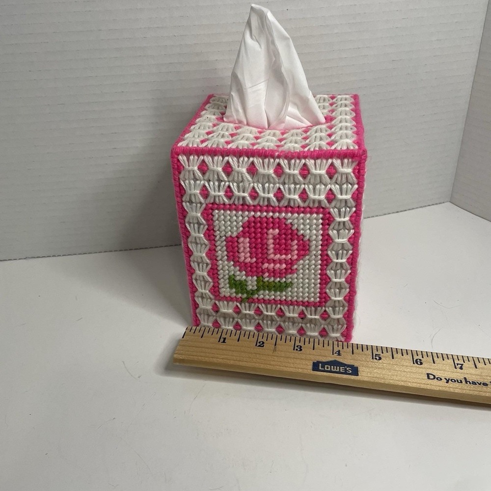 Handmade Needlepoint Plastic Canvas Pink/Green/White Yarn Tissue Box Granny Core - Picture 4 of 5